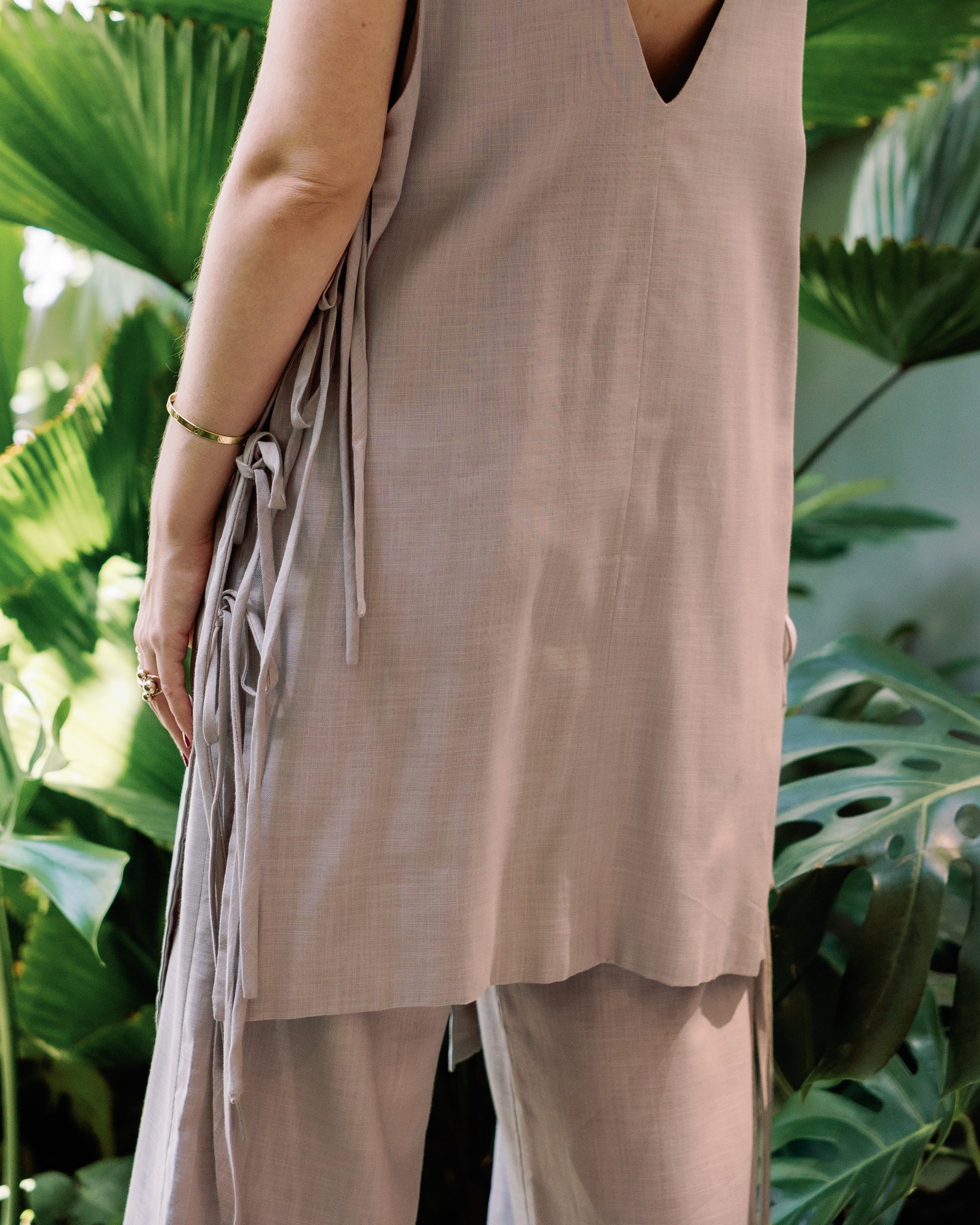 GRAY BOW LONG VEST