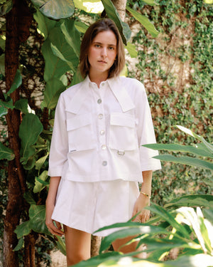 WHITE SHORT PANTS