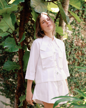 WHITE SHORT PANTS