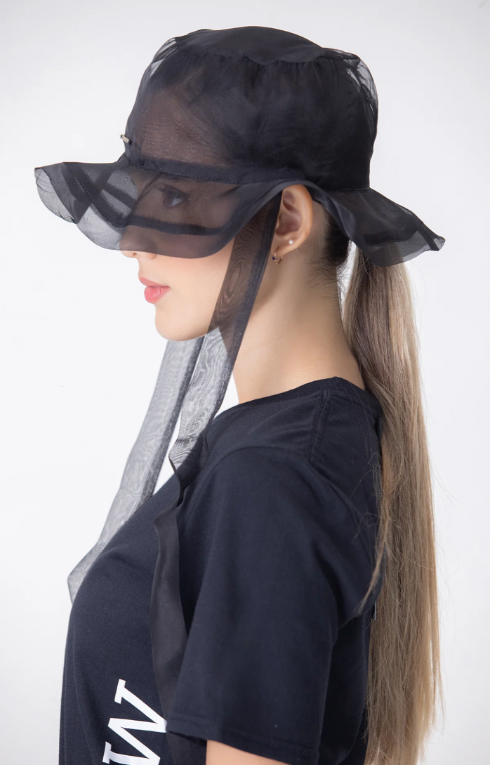 BLACK SILK HAT